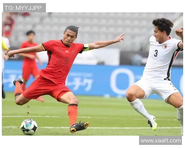 中国足球明星展现帅气风采引领球迷热潮的精彩瞬间